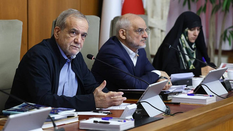 دولت برای عبور از شرایط «نه جنگ، نه صلح» تلاش می‌کند