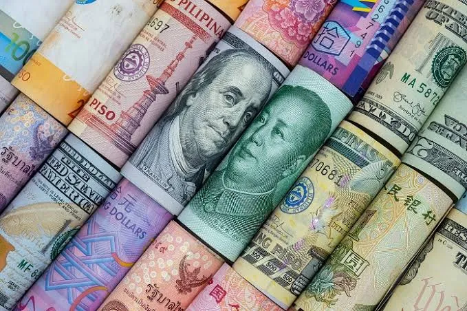 قیمت فروش دلار در مرکز مبادله ایران ۱۸۷ هزار و ۱۶۶ تومان است